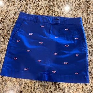 Vineyard Vines skirt with logo print in pink. Size 6 - impeccable condition